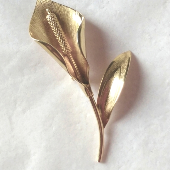 1960s GF LILY PIN BROOCH - SIGNED ROYLN GOLD-FILLED - Picture 2 of 6